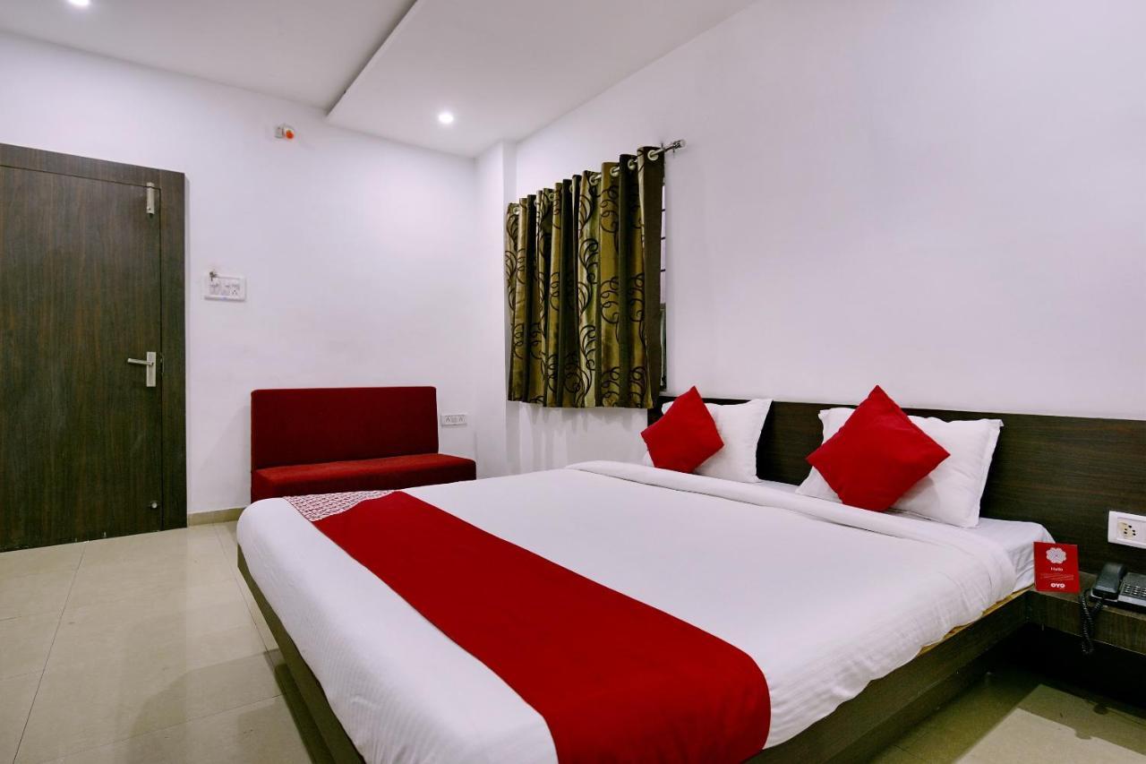Oyo 9969 Hotel Kshipra Dham Ujjain Buitenkant foto