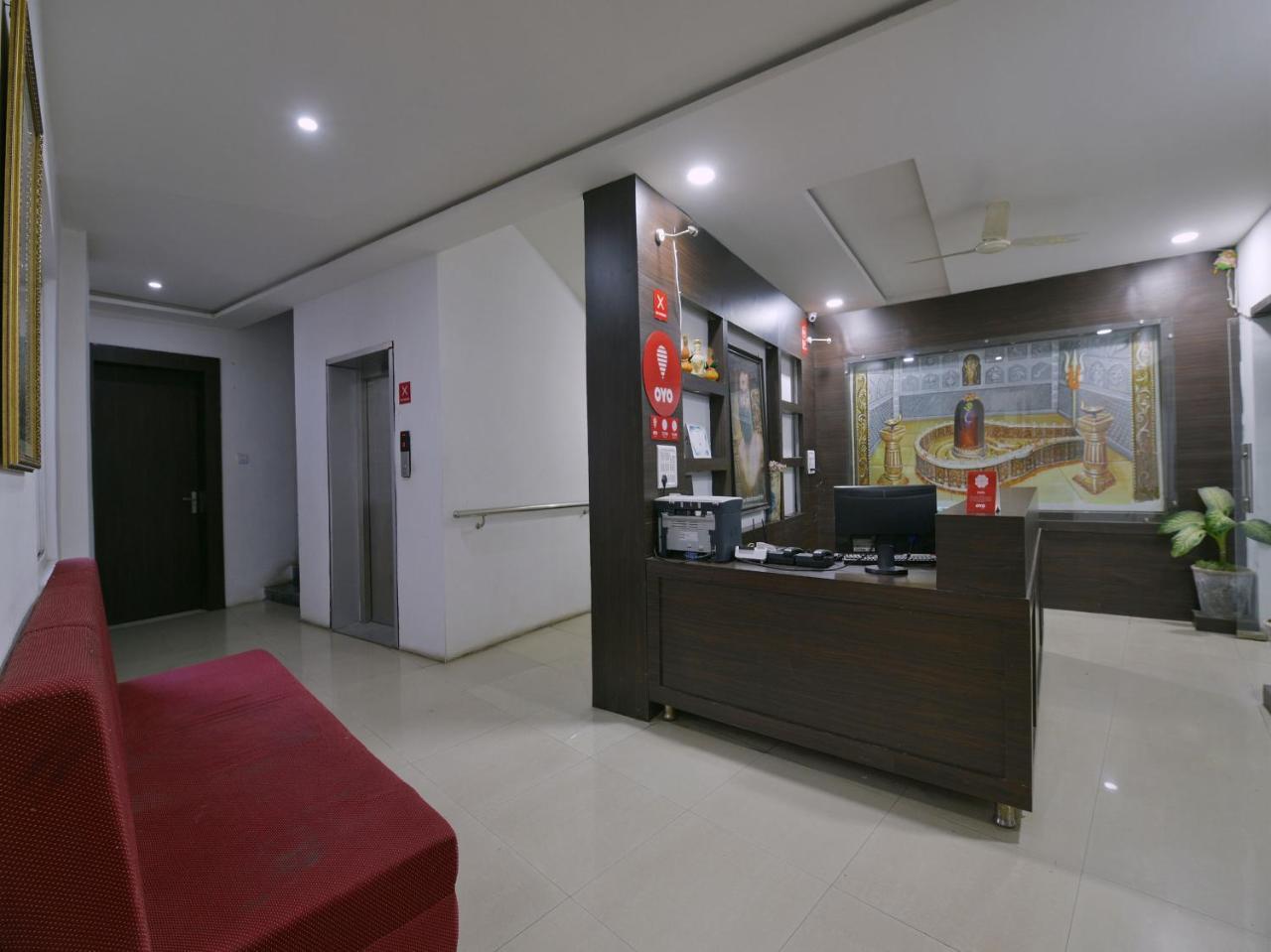 Oyo 9969 Hotel Kshipra Dham Ujjain Buitenkant foto