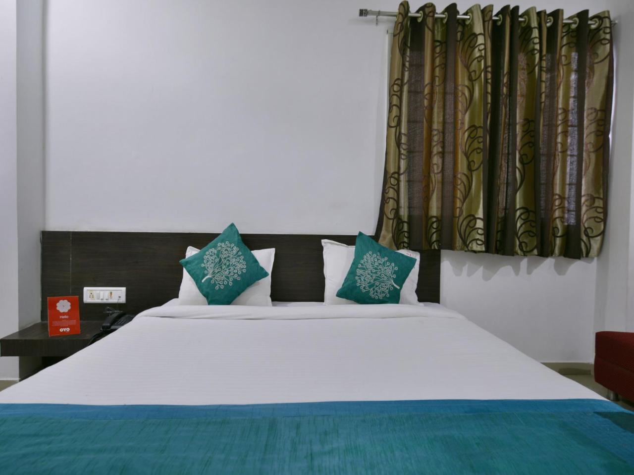 Oyo 9969 Hotel Kshipra Dham Ujjain Buitenkant foto