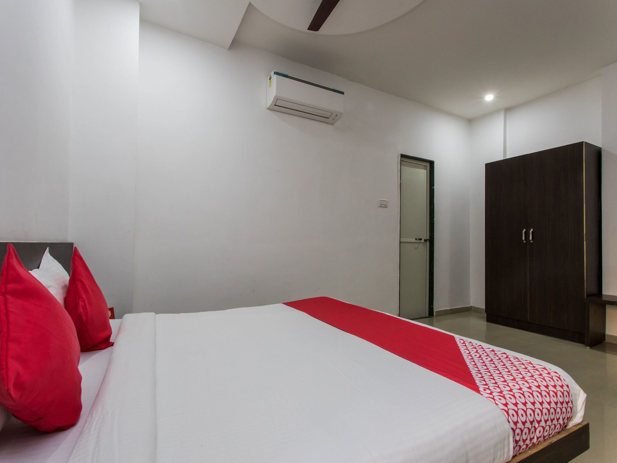 Oyo 9969 Hotel Kshipra Dham Ujjain Buitenkant foto