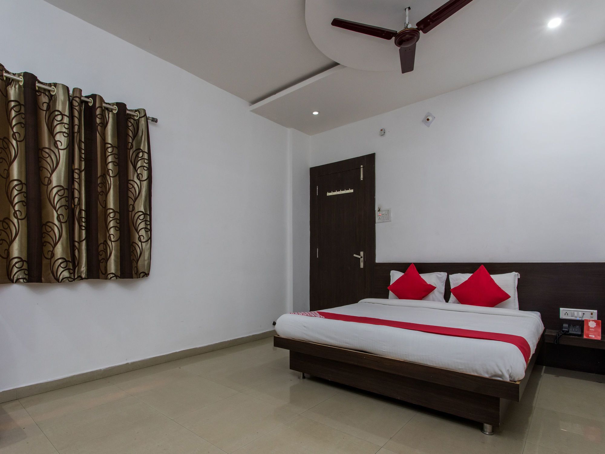 Oyo 9969 Hotel Kshipra Dham Ujjain Buitenkant foto