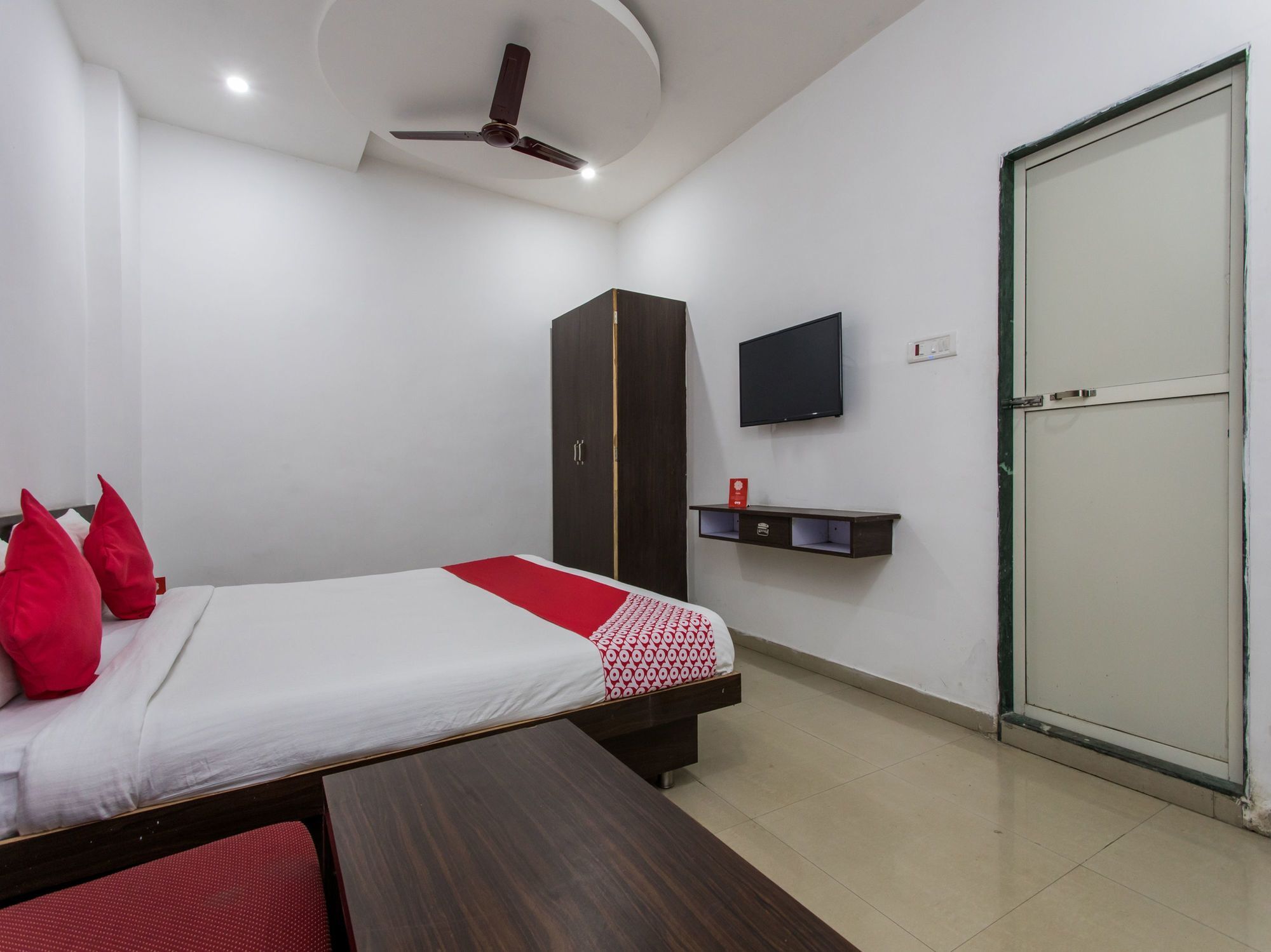 Oyo 9969 Hotel Kshipra Dham Ujjain Buitenkant foto