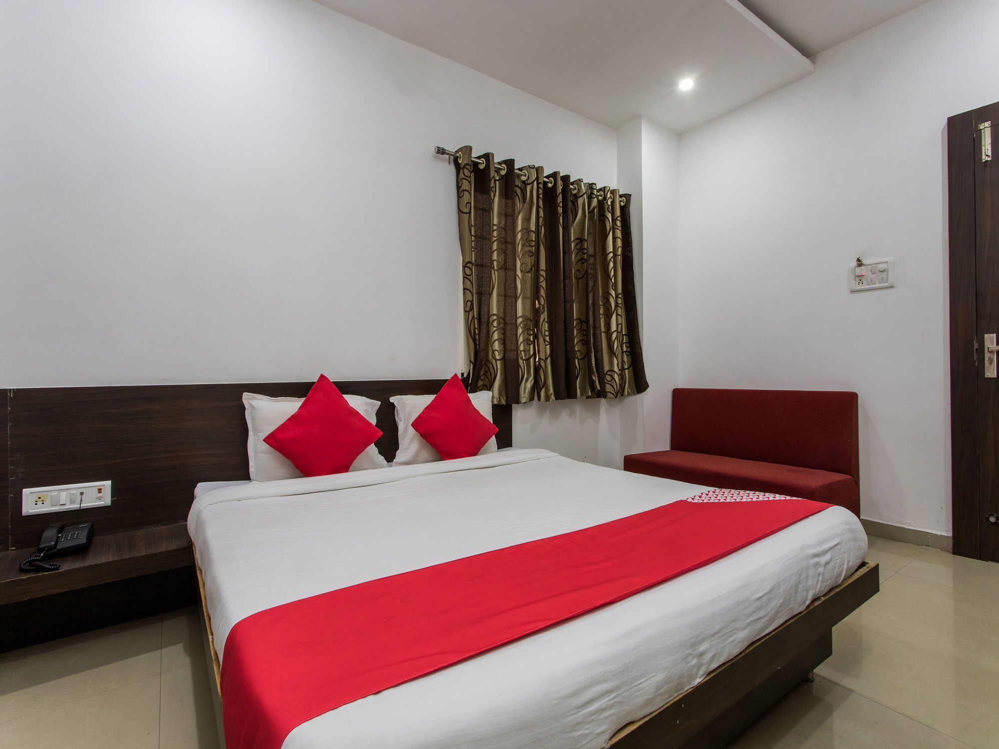 Oyo 9969 Hotel Kshipra Dham Ujjain Buitenkant foto