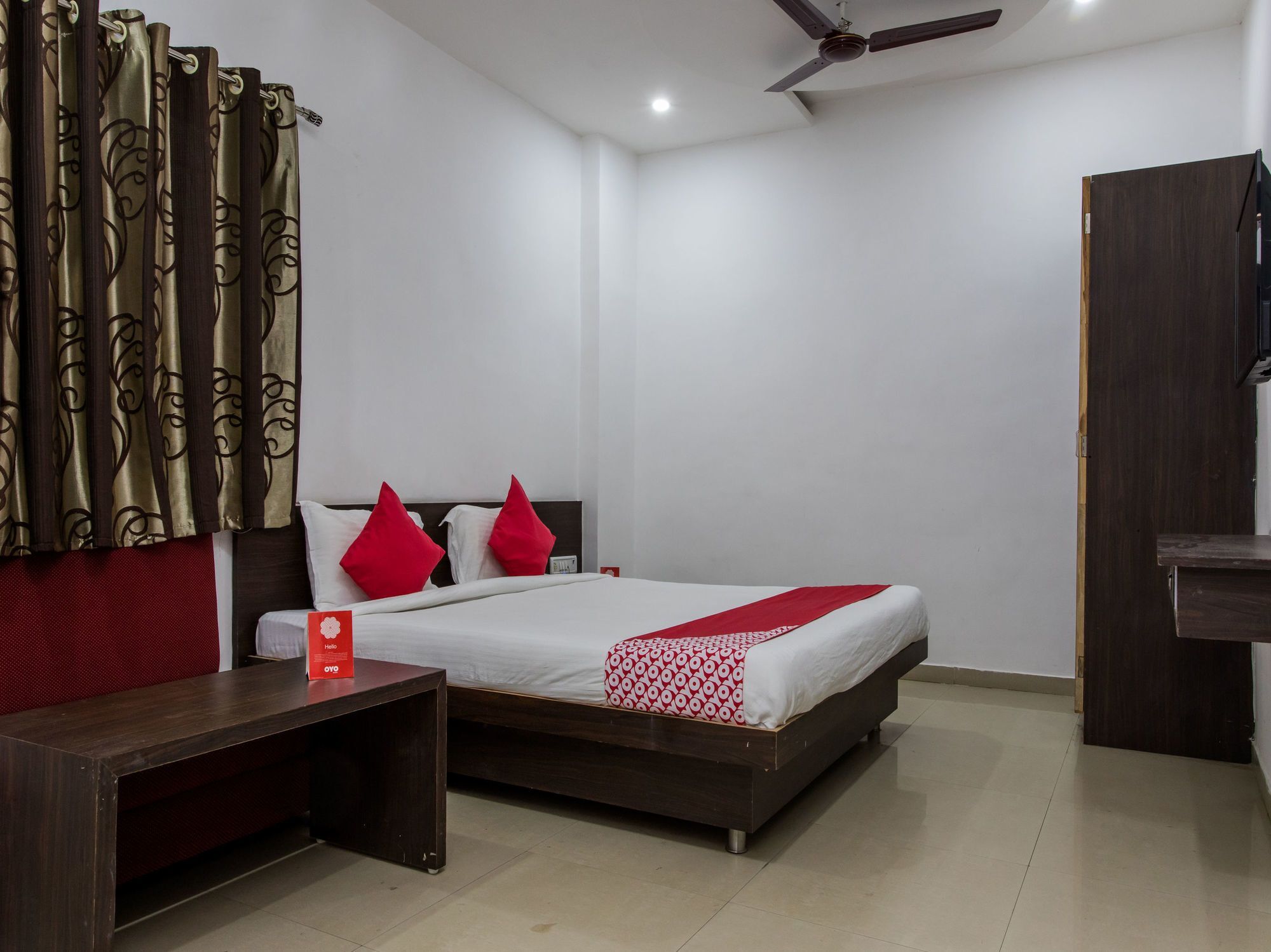 Oyo 9969 Hotel Kshipra Dham Ujjain Buitenkant foto